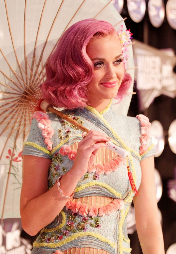 Katy Perry’nin Versace elbisesi