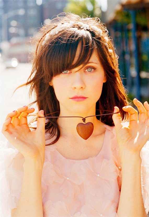 Zooey Deschanel stili; sevimli mini elbiseler!