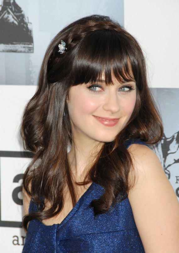 Zooey Deschanel stili; sevimli mini elbiseler!